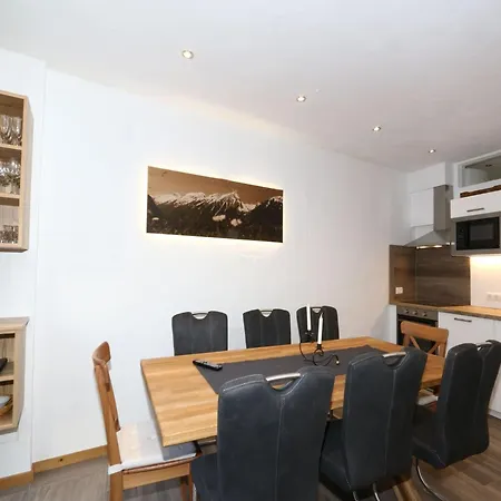 Fuegen, Fuegen, Cleaning Included Apartment *